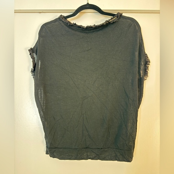Black Top with Frayed Gold Chain Edge size med - Picture 4 of 4